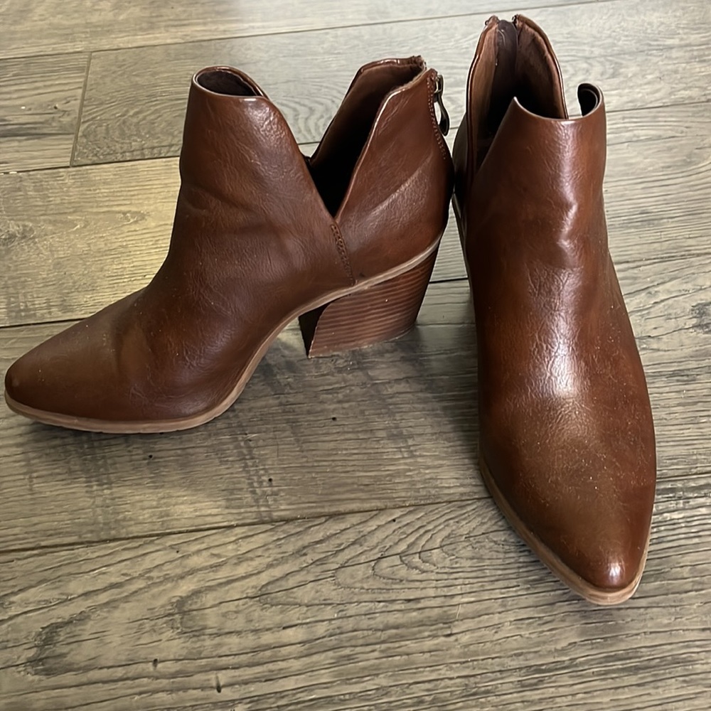 Heeled booties